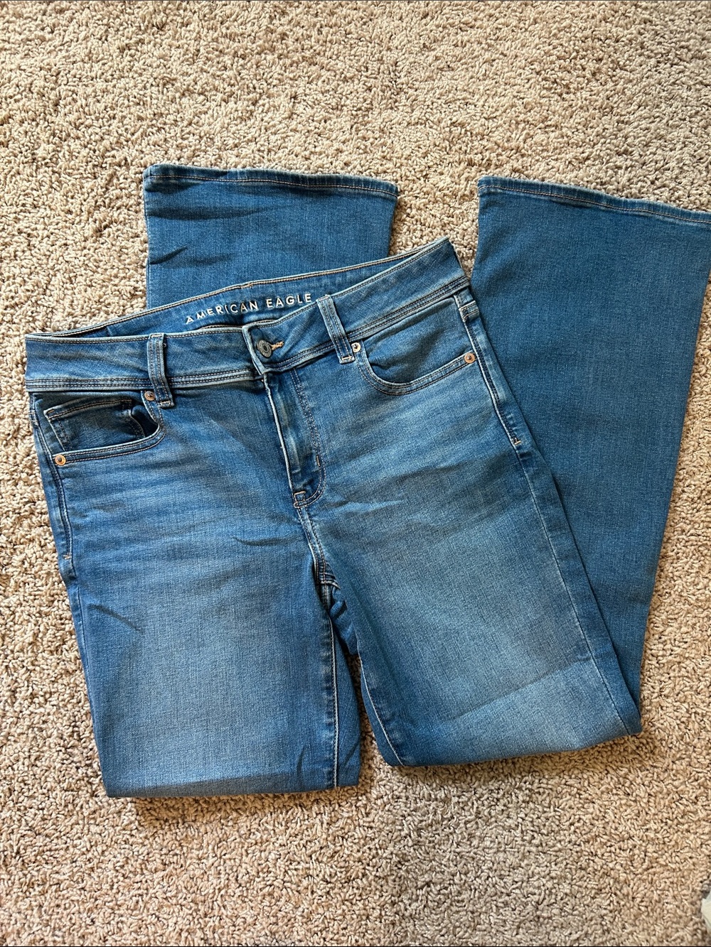 American Eagle Outfitters Women's Kickboot Jeans in Medium Blue